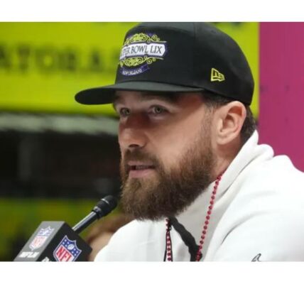 Travis Kelce tight end in Super Bowl 2025