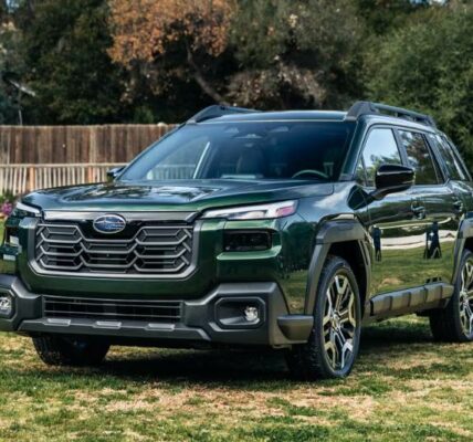 2026-Subaru-Outback-front-view