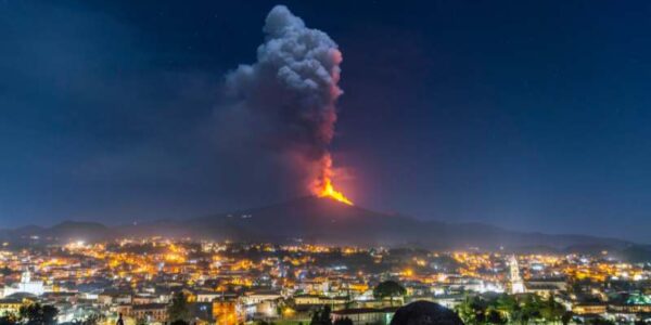 Mount-Etna-eruption-lava-fountain-June-2025-1