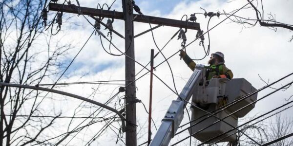 PECO-crews-working-to-fix-power-lines-after-tornado-warning